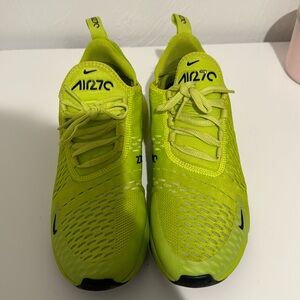 Women’s Neon green size 8.5 Nike air max 270